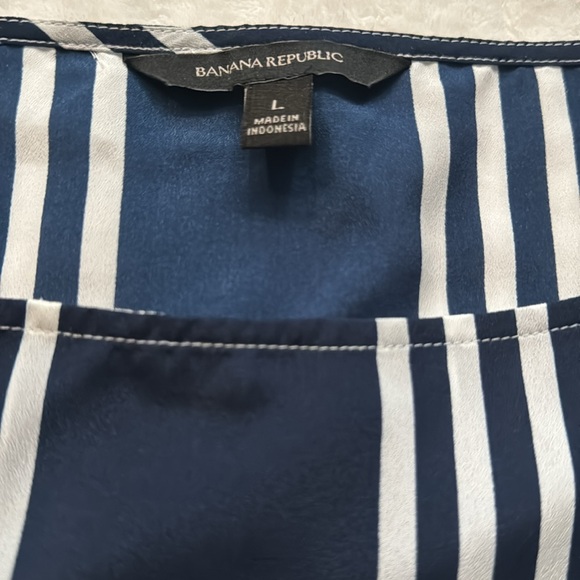 Banana Republic Blue & White Blouse - Picture 3 of 5